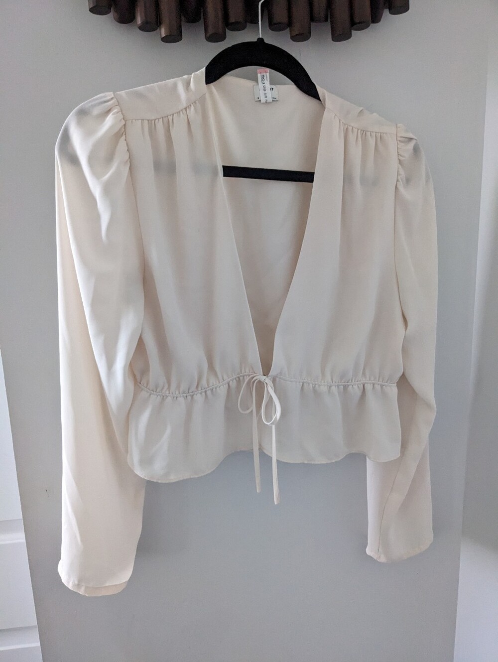 Aritzia Sunday Best Women's Cream Tie-Front Long Sleeve Sheer Blouse - Size US M